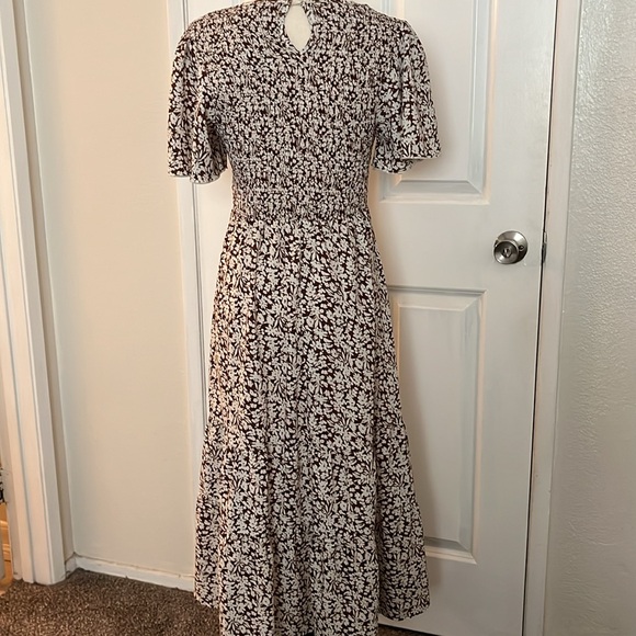 Floral Print Midi Dress - Picture 6 of 9